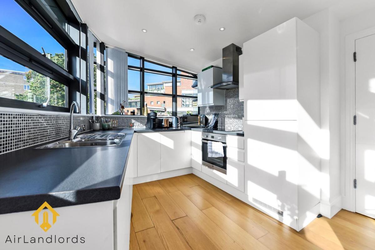 Exclusive 2 Bedroom Flat Near Buckingham Palace Лондон Екстериор снимка