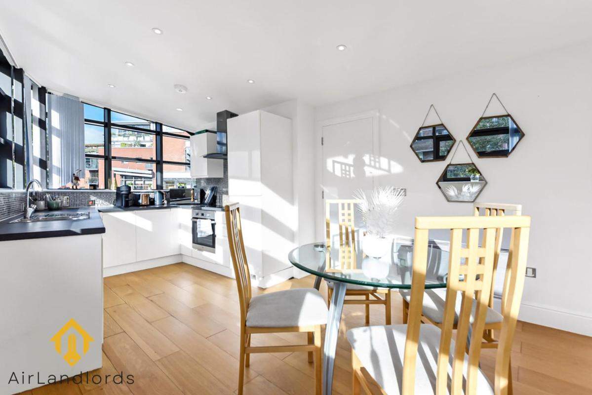 Exclusive 2 Bedroom Flat Near Buckingham Palace Лондон Екстериор снимка